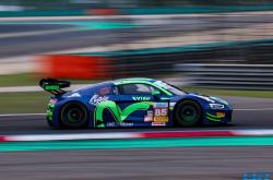 开云APP-迈凯伦碾压红牛车队，阿隆索点燃赛场