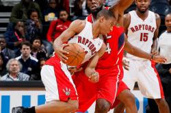 开云体育在线-广州队鏖战上海队，德罗赞扛起全队