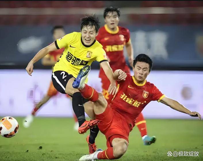上海球队备战下一轮比赛,全队奋力冲刺 上海球队备战下一轮比赛,全队奋力冲刺