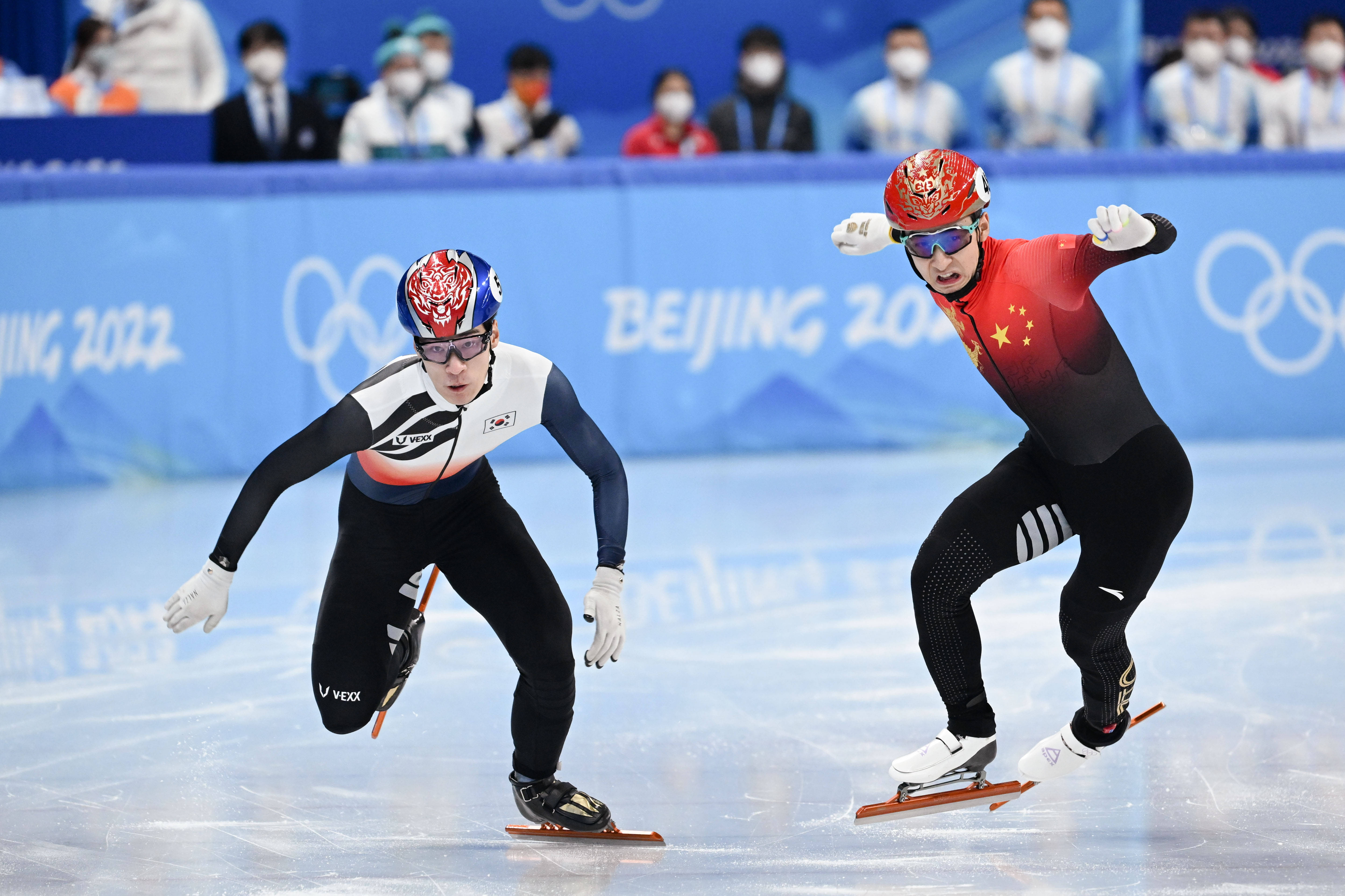 包含土耳其选手勇夺冠军,男子短道速滑英姿飒爽的词条 包含土耳其选手勇夺冠军,男子短道速滑英姿飒爽的词条