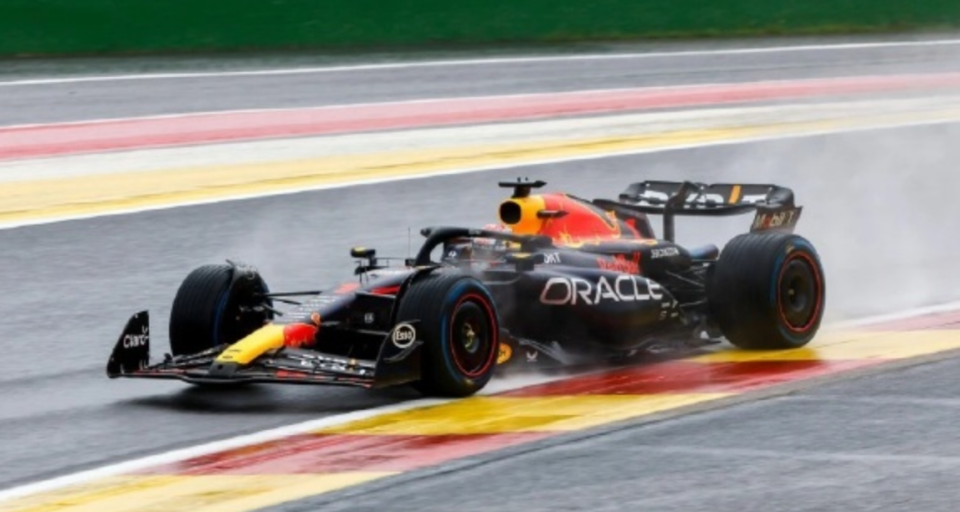 包含红牛车队险胜迈凯伦，周冠宇惊艳四座的词条