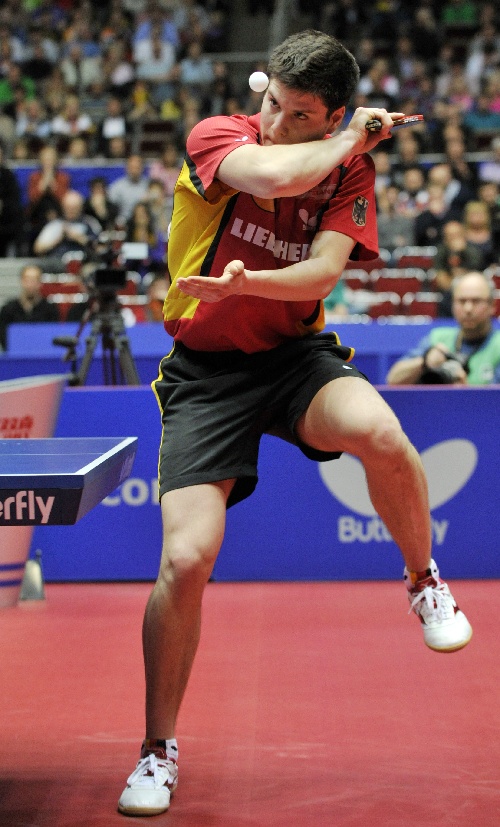 德国队轻取英格兰队，奥恰洛夫带队取胜的简单介绍