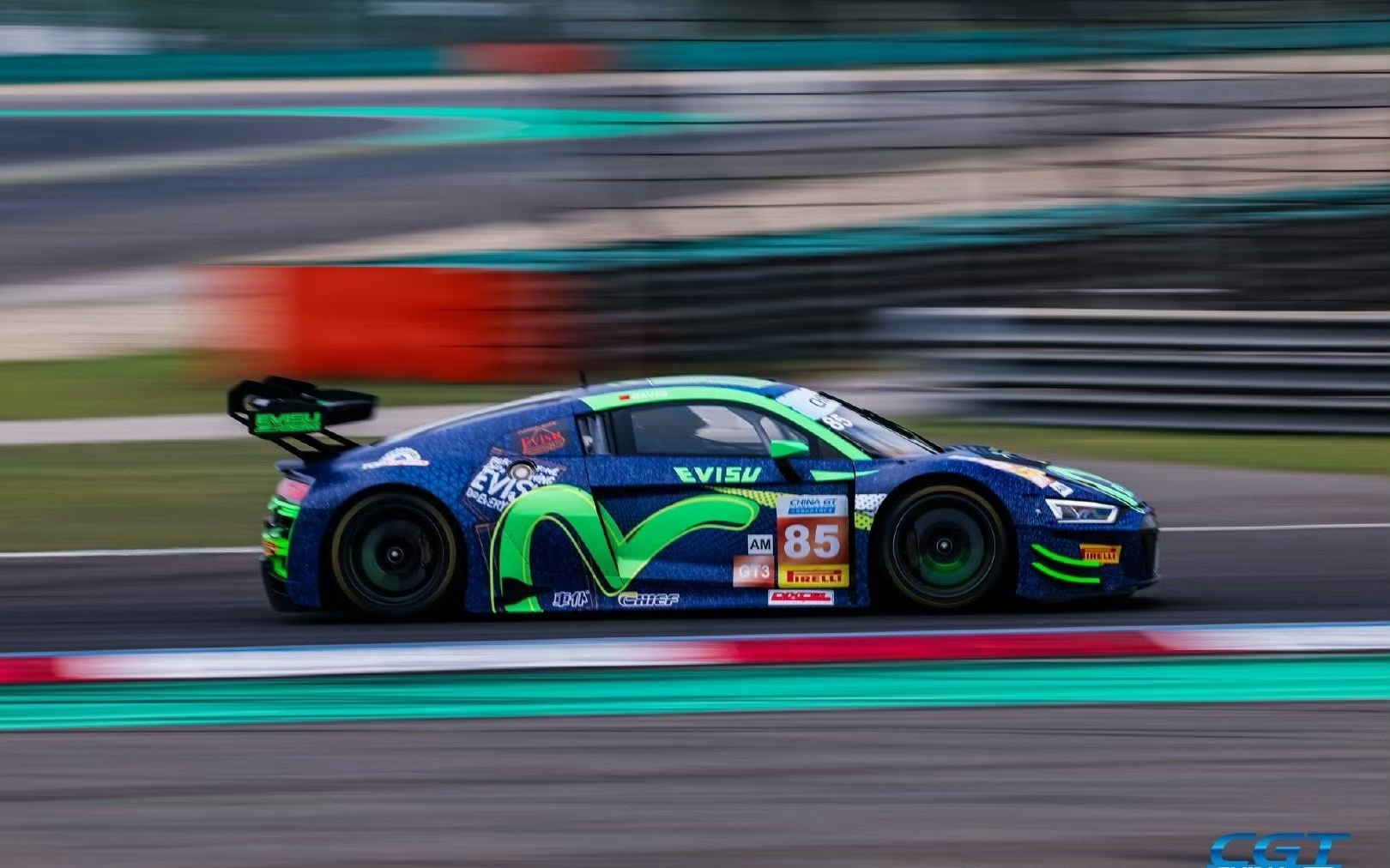 迈凯伦碾压红牛车队，阿隆索点燃赛场